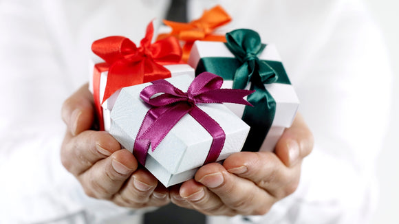 Stand Out in the Season of Giving: 5 Year-End Corporate Gift Ideas for 2023 - blog | usbandmore.co.za